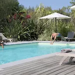 فندق Chateau Grattequina 4*