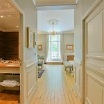 فندق Chateau Grattequina 4*