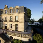 فندق Chateau Grattequina 4*