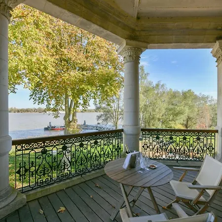 Chateau Grattequina Hotel 4*