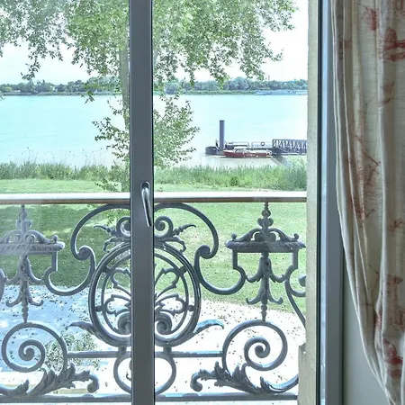 Chateau Grattequina Hotel 4*