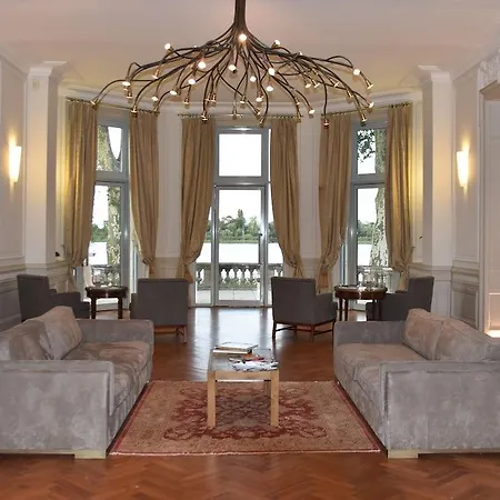 Chateau Grattequina Hotel