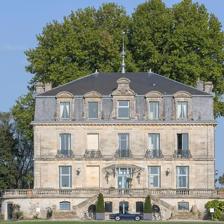 Hotel Chateau Grattequina 4*