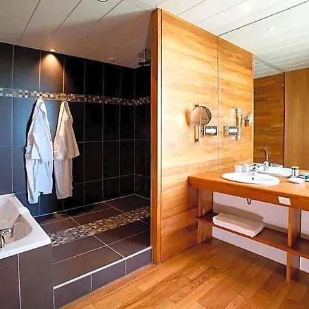 Hotel Chateau Grattequina 4*