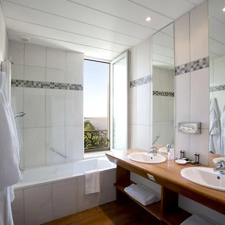 Chateau Grattequina Hotel