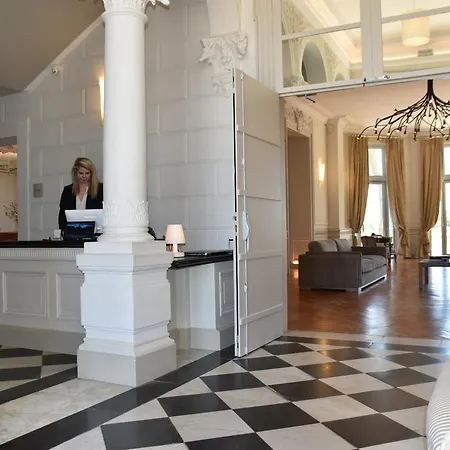 Hotel Chateau Grattequina 4*