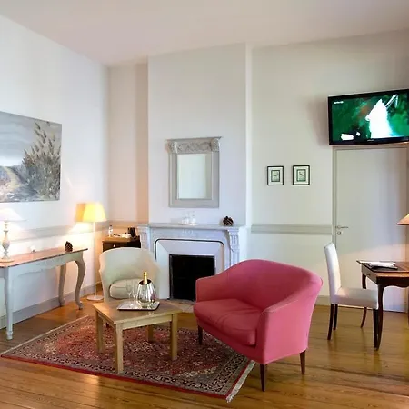 Hotel Chateau Grattequina 4*