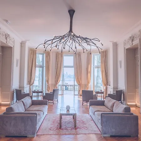 Hotel Chateau Grattequina 4*