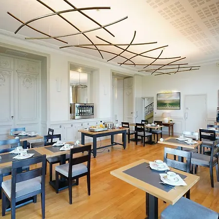 Hotel Chateau Grattequina 4*
