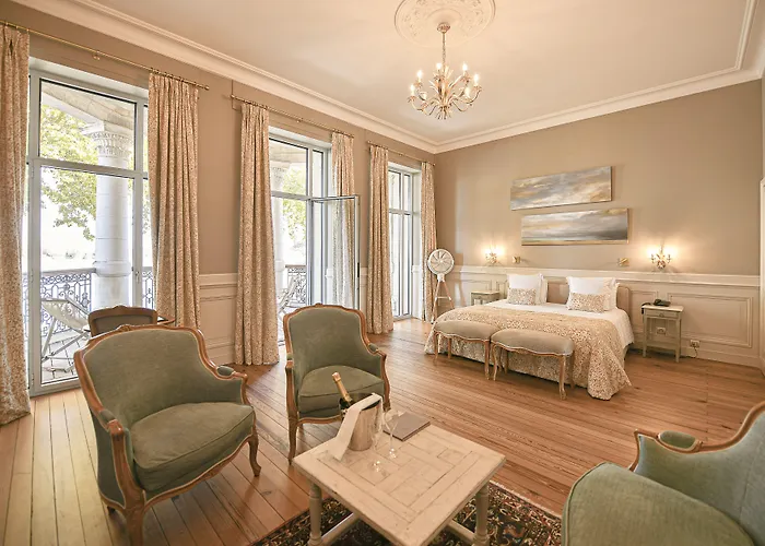 Chateau Grattequina Hotel 4*